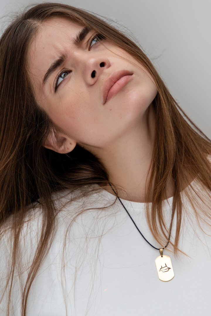 Clef Awareness Collar Gold